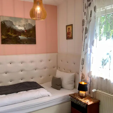 Attaché Hotel 3*