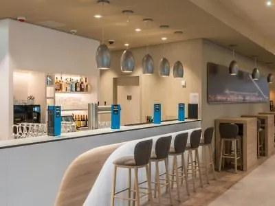 Отель Hampton By Hilton Frankfurt Airport