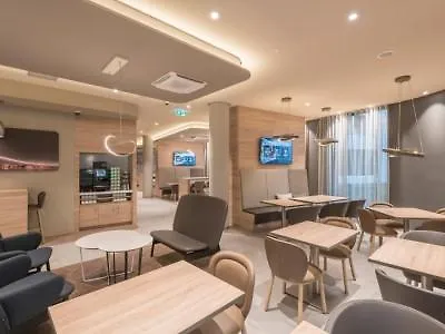 Отель Hampton By Hilton Frankfurt Airport 3*