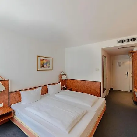 Trip Minerva Frankfurt Отель