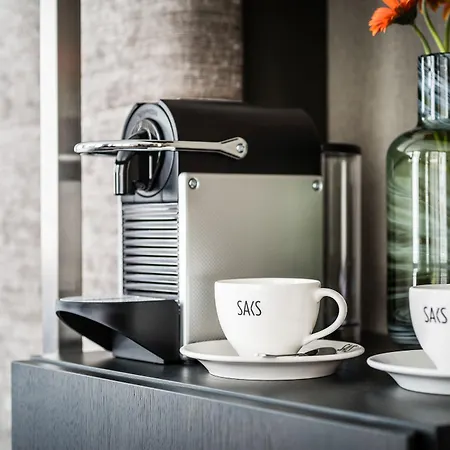 Saks Urban Design Frankfurt ホテル 4*