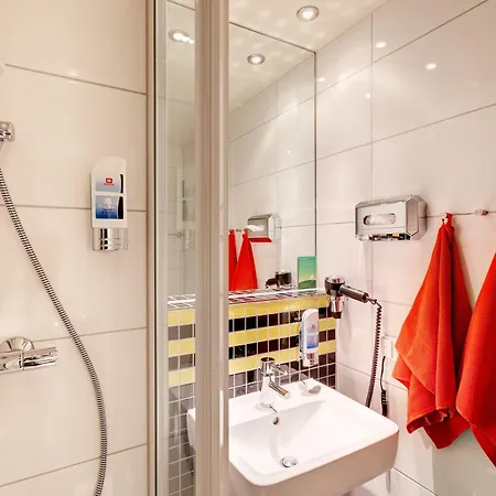 Meininger Frankfurt Main / Airport 3* פרנקפורט