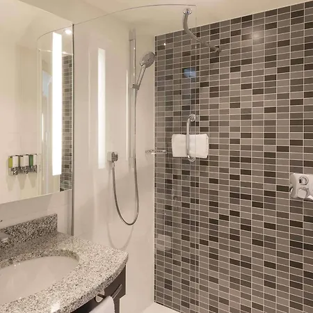 Hampton By Hilton Frankfurt Centre Отель