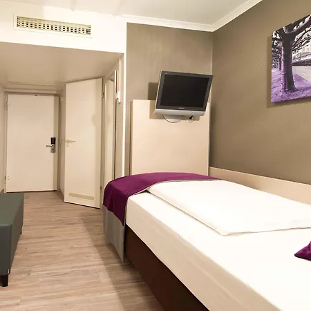 מלון Leonardo Frankfurt Center 3*