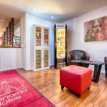 Leonardo Frankfurt Center מלון 3*