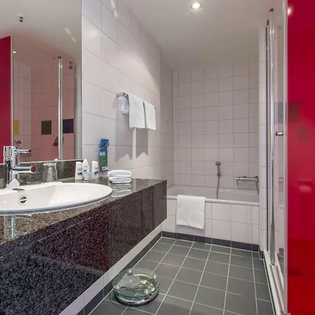Park By Radisson Frankfurt Airport 3*