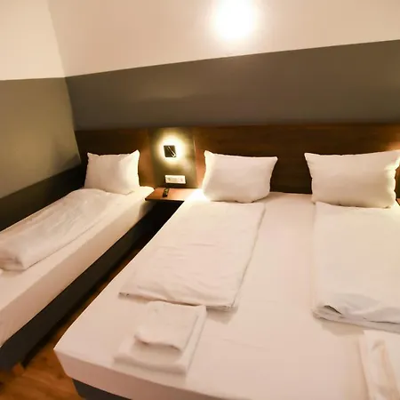 Отель Apadana Frankfurt
