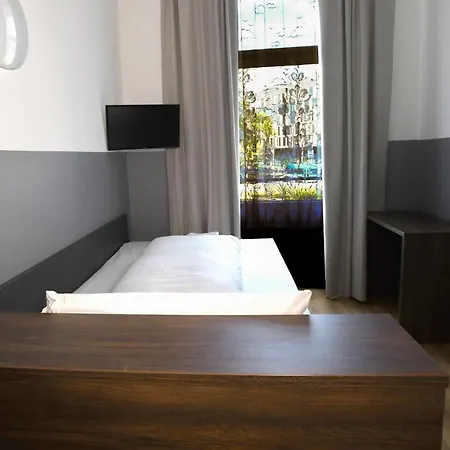 Apadana Frankfurt Отель