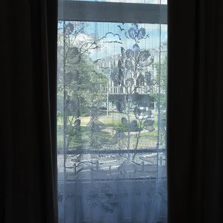Apadana Frankfurt Отель 2*