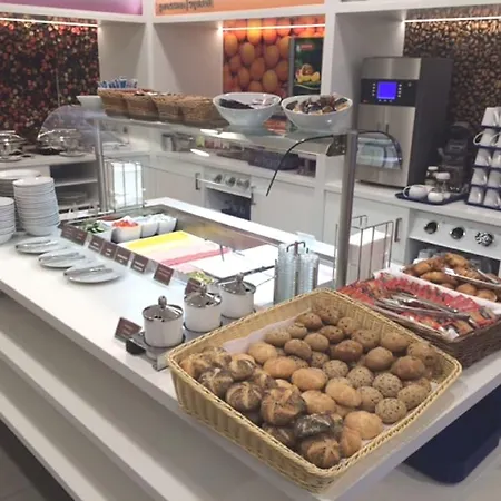 Отель Hampton By Hilton Frankfurt Centre 3*