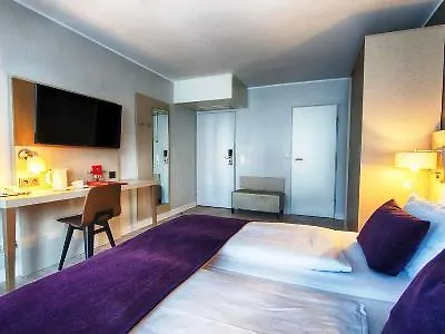 Leonardo Frankfurt Center מלון 3*