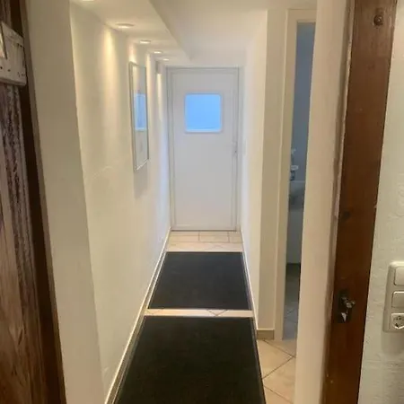 Souterrain Whg Im Einfamilienhaus -zentral In Frankfurt Апартаменты