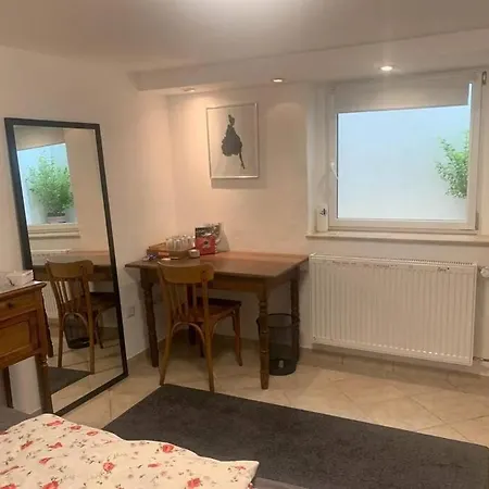 Souterrain Whg Im Einfamilienhaus -zentral In Frankfurt Апартаменты