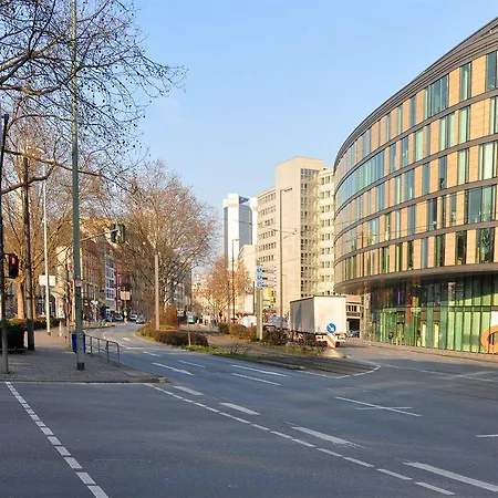 Apadana Frankfurt Франкфурт-на-Майне