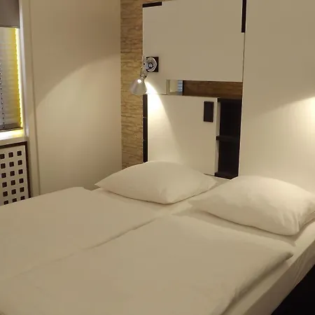 Hotel Cristall - Frankfurt 3*