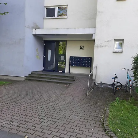 Rum i privatbostad A Cozy With Brand New Furniture Frankfurt am Main