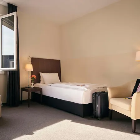 Отель Metropolitan By Flemings 4*