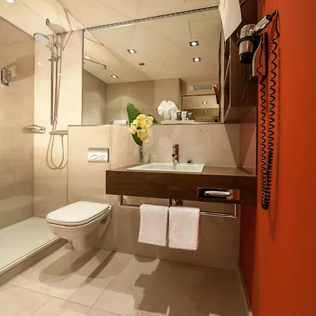 Dorint Main Taunus Zentrum Frankfurt Зульцбах