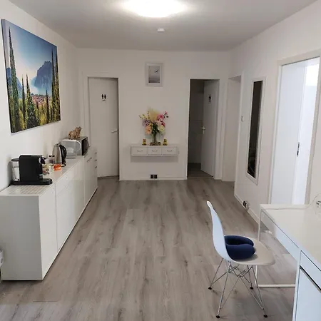 Schoenes Helles Zimmer Direkt In Frankfurt City Nr 301 Gasthof *