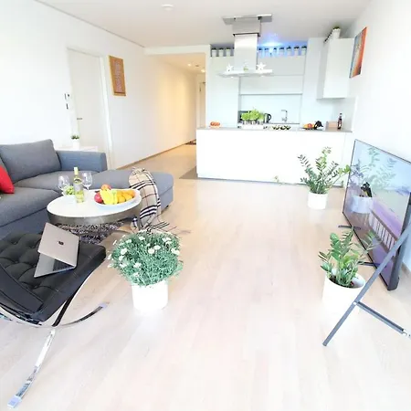 Close To Fair, Main Station And Airport Apartamento