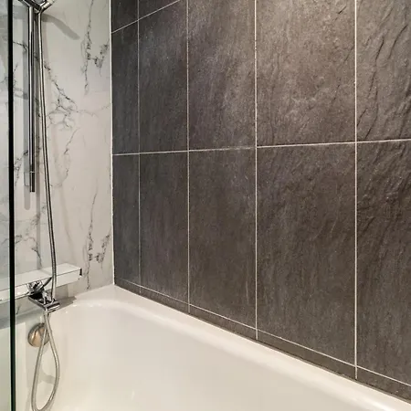 Naehe Frankfurt Messe Mit Netflix Und Balkon Frankfurt am Main