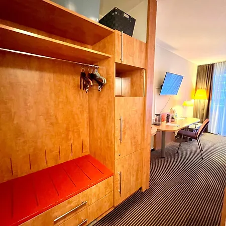 Naehe Frankfurt Messe Mit Netflix Und Balkon Frankfurt am Main