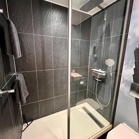 Naehe Frankfurt Messe Mit Netflix Und Balkon Frankfurt am Main