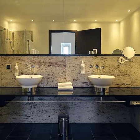 Steigenberger Metropolitan Hotel 4*