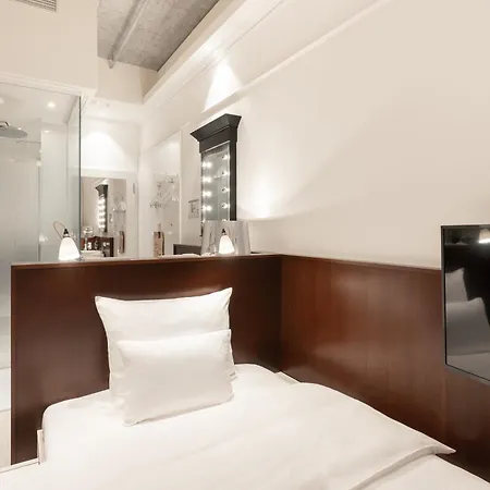 Ruby Louise Frankfurt מלון 4*