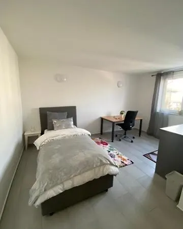 Living & * فرانكفورت