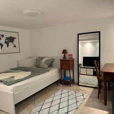 Апартаменты Souterrain Whg Im Einfamilienhaus -zentral In Frankfurt Франкфурт-на-Майне
