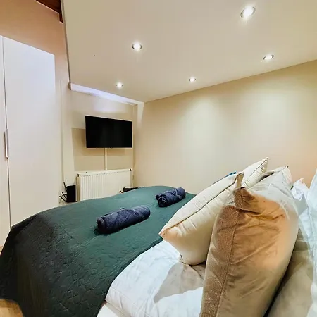 Moondayhomes - Toplocation I 4persons I Gallery Maisonette Boutique Pera Apartment