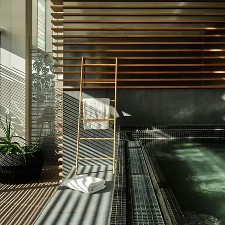 Hotel Roomers Frankfurt, Autograph Collection
