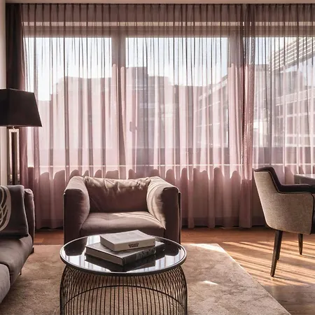 Roomers Frankfurt, Autograph Collection Hotel 5*