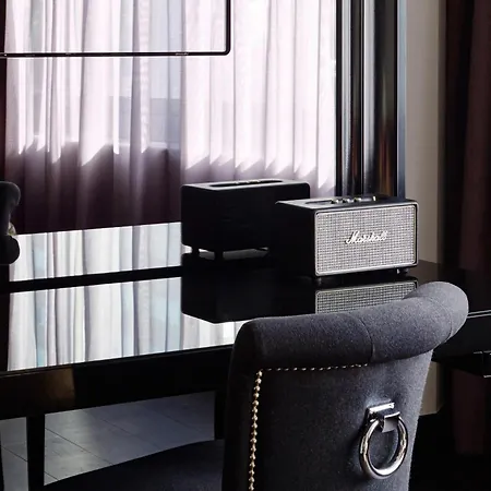 Roomers Frankfurt, Autograph Collection 5*