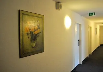 Отель Trip Minerva Frankfurt 3*