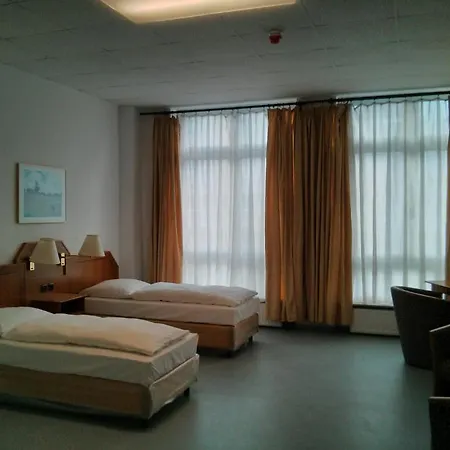 Willy Frankfurt 3*
