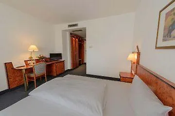 Trip Minerva Frankfurt Отель 3*