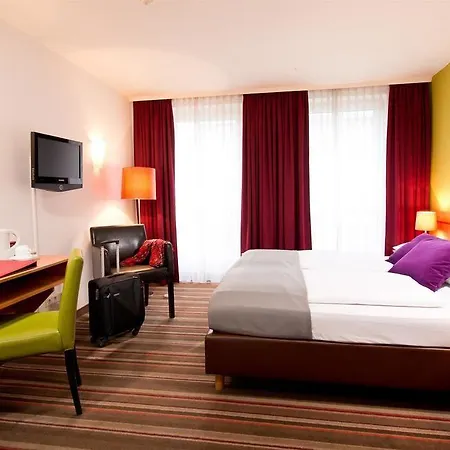 Leonardo Frankfurt Center מלון 3*