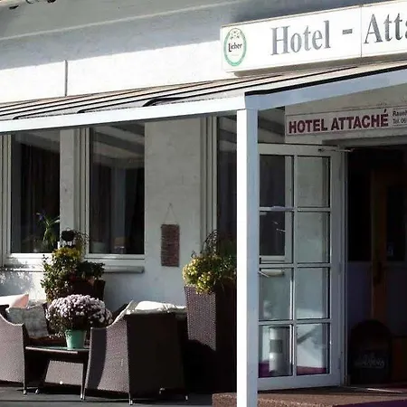 Attaché 3*