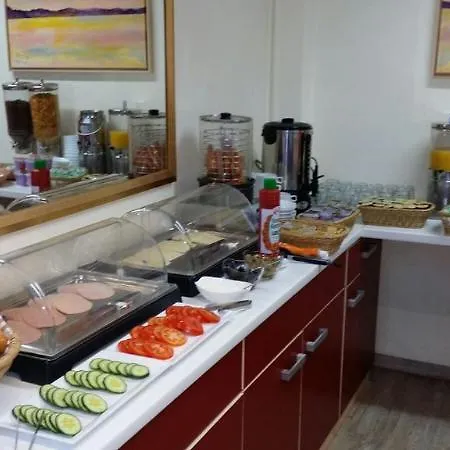 Alpha - Frankfurt Station Guest house