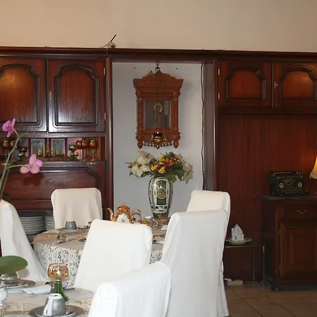 Attaché Hotel 3*