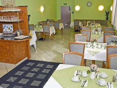 Отель Trip Minerva Frankfurt