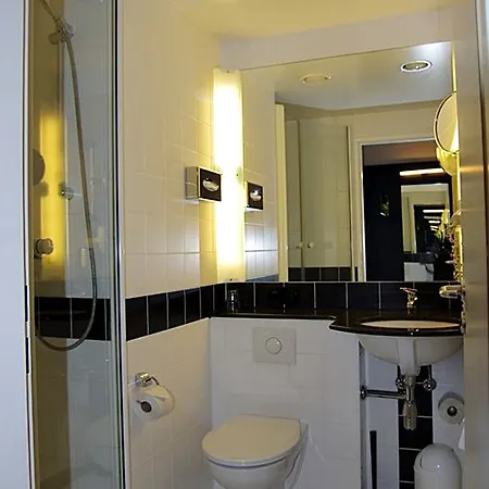 Intercityhotel Frankfurt Airport Ξενοδοχείο 4*