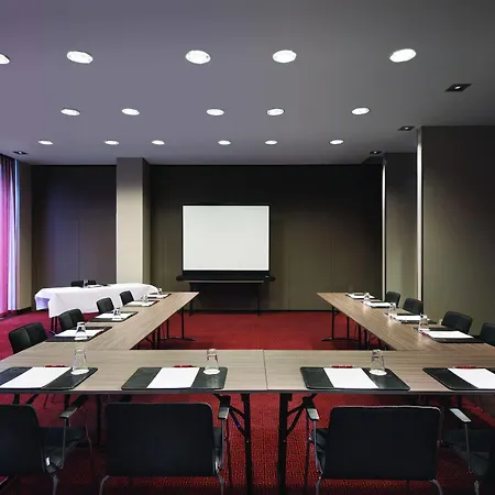 Lägenhetshotell Adina Frankfurt Neue Oper 4*