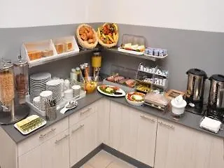 Отель Apadana Frankfurt 2*