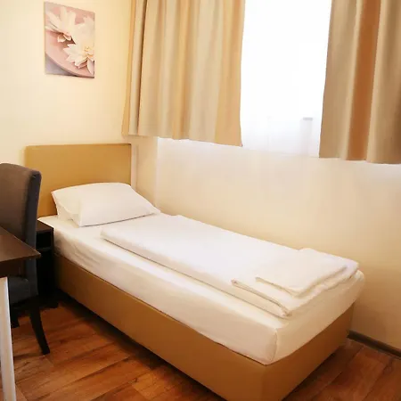 Guest house Alpha - Frankfurt Station