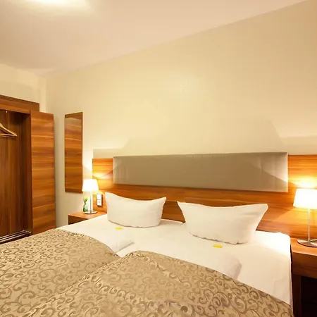 מלון Frankfurt Messe 3*