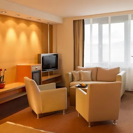 Dorint Main Taunus Zentrum Frankfurt Зульцбах