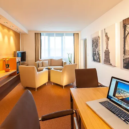 Dorint Main Taunus Zentrum Frankfurt Отель 4*
